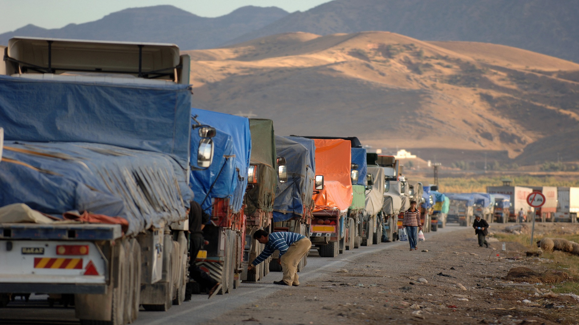 Hundreds of trucks wait near the Turkish