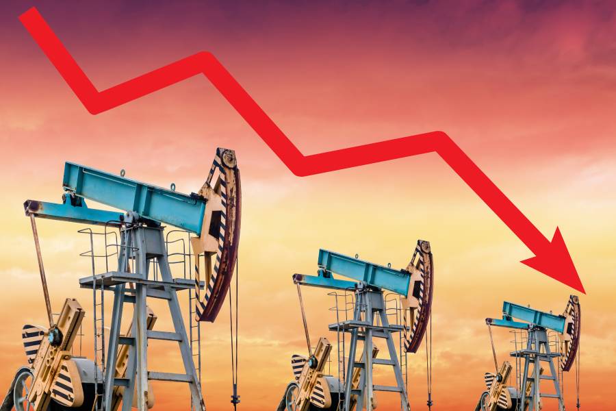 Oil,Price,Crisis.,Oil,Price,Fall,Graph,Illustration.,Red,Arrow.